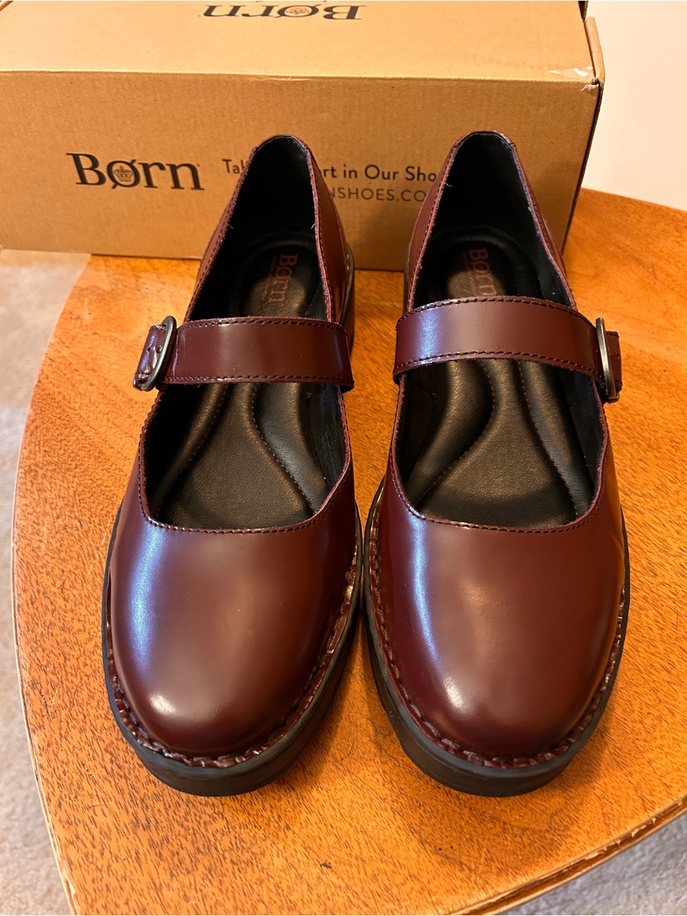 Børn Burgundy Leather Mary Jane Heels – Low Heel – Size 10M